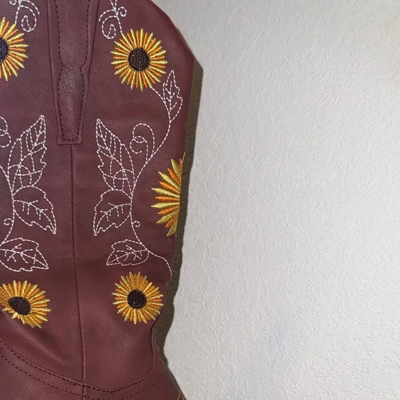 Brown Sunflower Embroidered Women's Boots - Picture 3 of 3